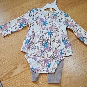 Floral Baby Outfit with Leggings